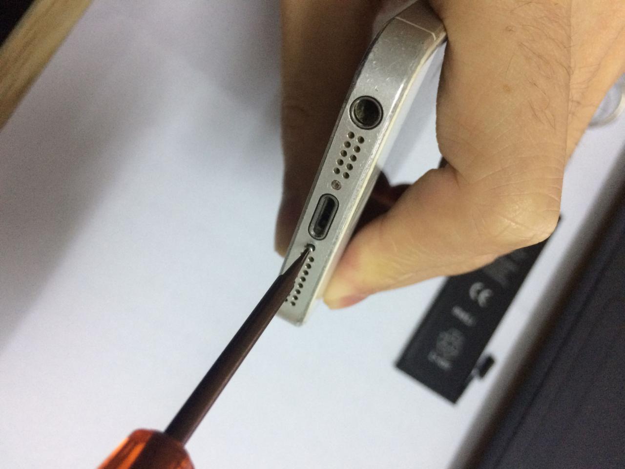 iphone5更换电池实拍