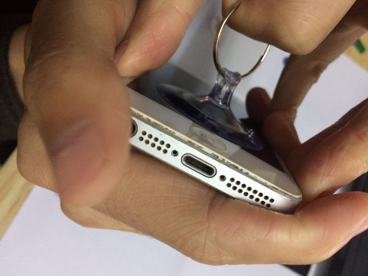 iphone5更换电池实拍