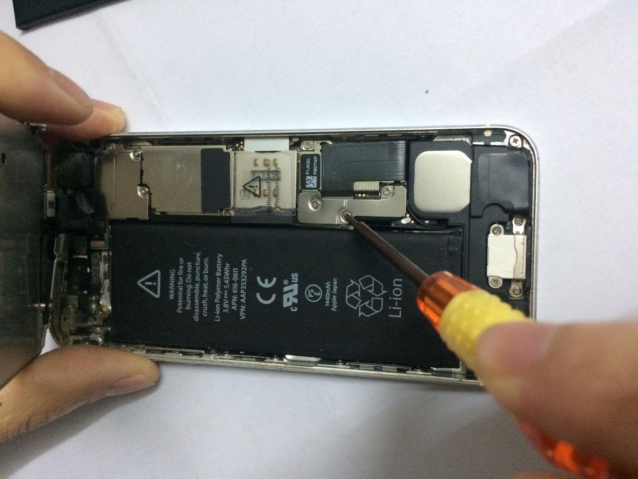 iphone5更换电池实拍