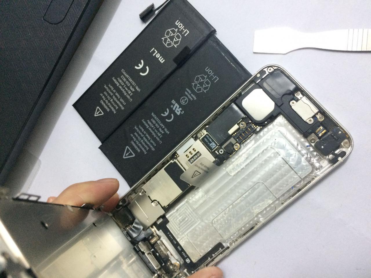 iphone5更换电池实拍